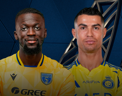 На изображении двое футболистов в жёлтой форме с логотипами клубов. Фон тёмно-синий с геометрическим узором и элементами футбольной эмблемы